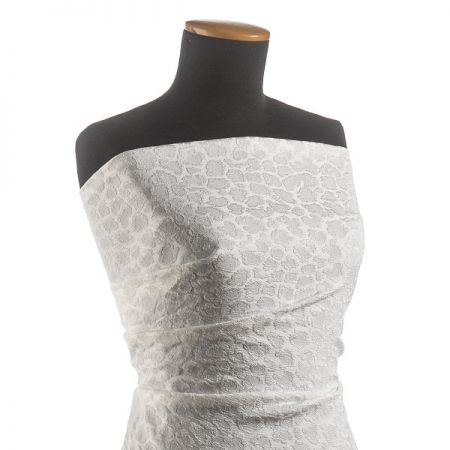 Žakárová tkanina plastický vzor slonová kost