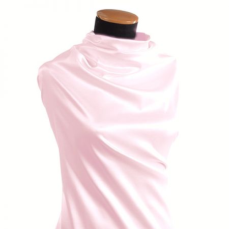 Pružný satén hladký pastelově pudrově růžový