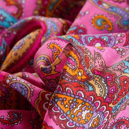 Etamín bavlna kašmírový paisley vzor růžová