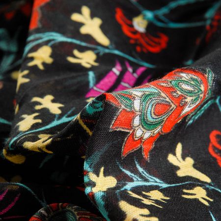 Etamín bavlna květy černé barvy