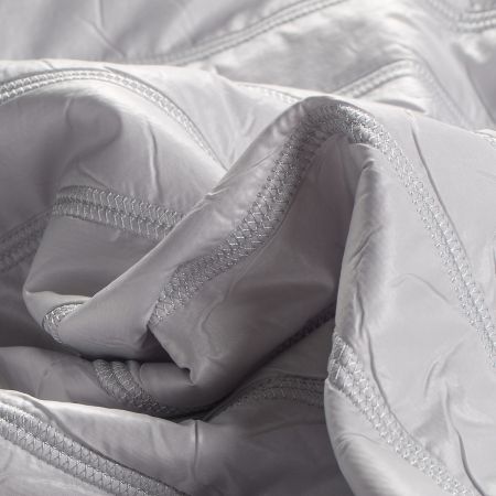 Prošev zateplená podšívka zdobné proužky sv. šedý