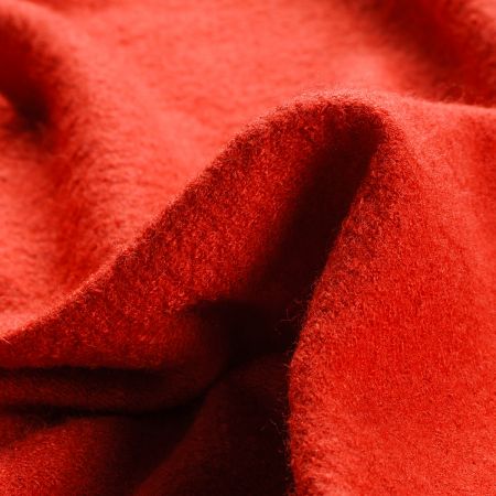 Vařená vlna cihlové barvy