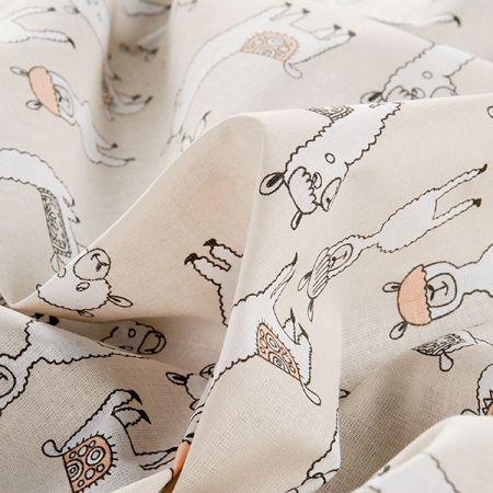 Bavlněné plátno vzor lam na béžovém podkladě