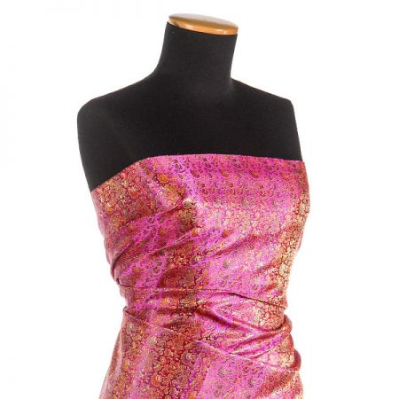 Brokát orientální jemný květinový vzor fuchsiový