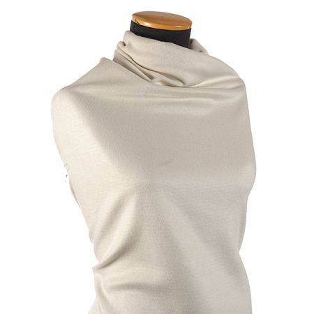 Pevnější pletenina vlna směs smetanová