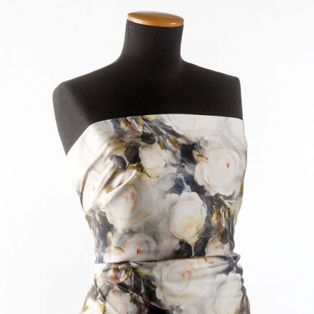 Viskozová šatová látka tisk vzor růže 