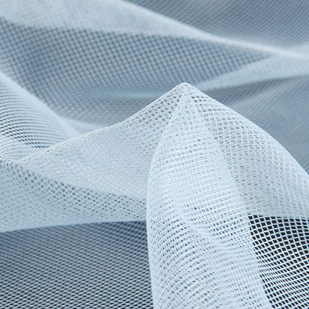 Tyl měkčený jemný světle modrý