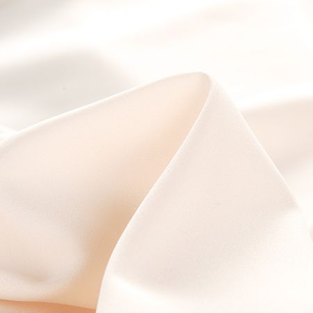 Podšívka pružná jemná krémové barvy