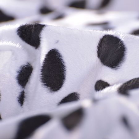 Metráž - imitace zvířecí srsti - dalmatin