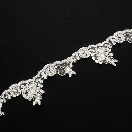 Krajka lem květinový vzor smetanová