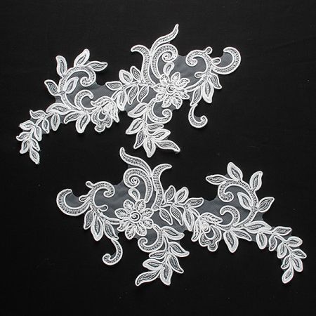 Tylová krajková aplikace pár sněhově bílá