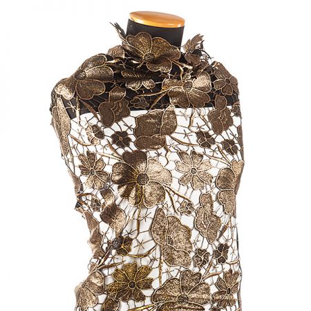 Efektní hrubá krajka metalický tisk zlatočerná