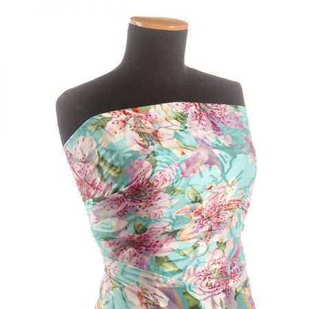 Hedvábný atlas žakár lilie 