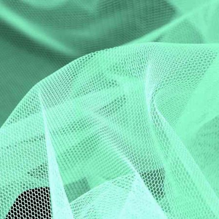 Tyl měkčený jemný mentolově zelený