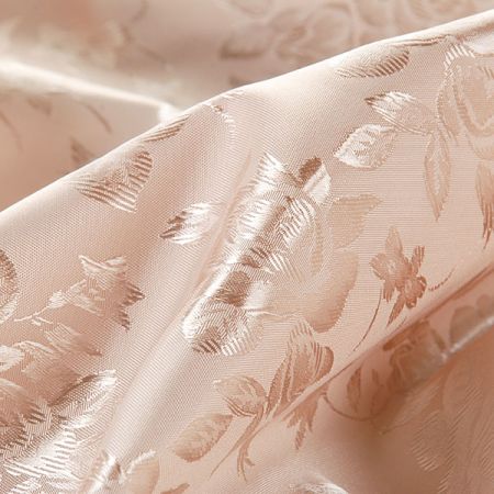 Brokát krojový nepružný světlý oříšek