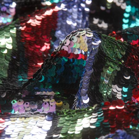 Krajka tylová s barevnými flitry