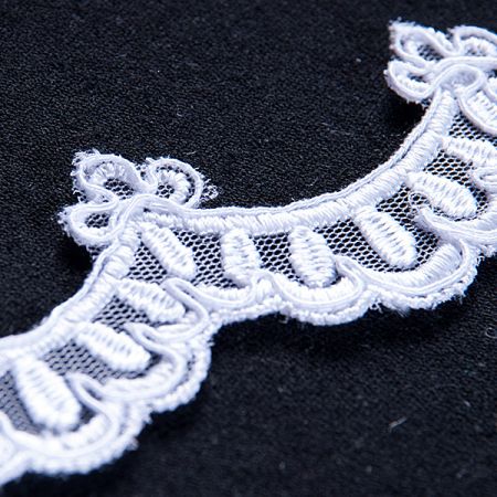 Efektní krajka lem bílá 