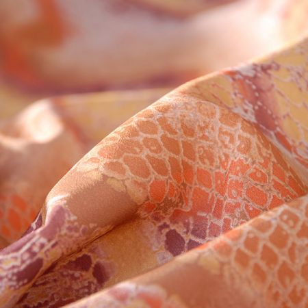 Imitace vzor hadí kůže látka šatové hedvábí