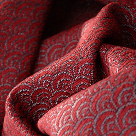 Brokát žakárová látka drobný vzor  červenočerný II.jakost