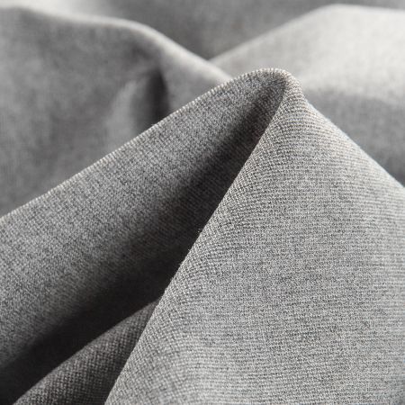 Úplet vyšší gramáže světle šedý