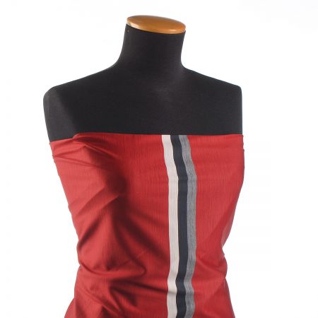 Úplet vlněný červený s pruhy