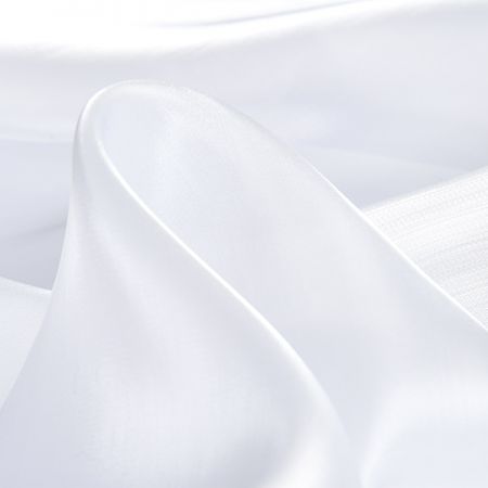 Organza perleťová bílá