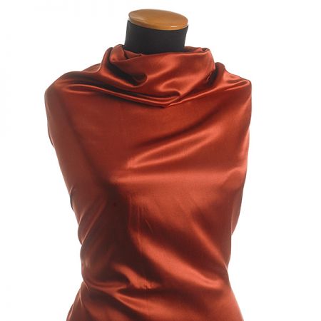 Satén hedvábný jemný skořicový