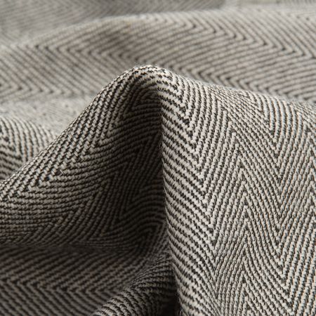 Kostýmová látka Art Fabrics vzor rybí kost smetanová