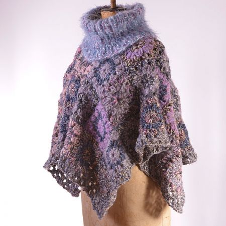 Originální háčkované pončo s rolákem fialovorůžové