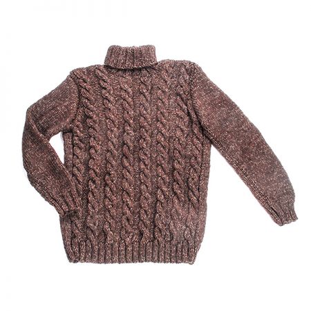 Pletený svetr s copánkovým vzorem