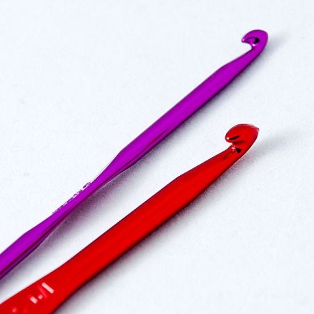 Kovový háček PONY vel. 4