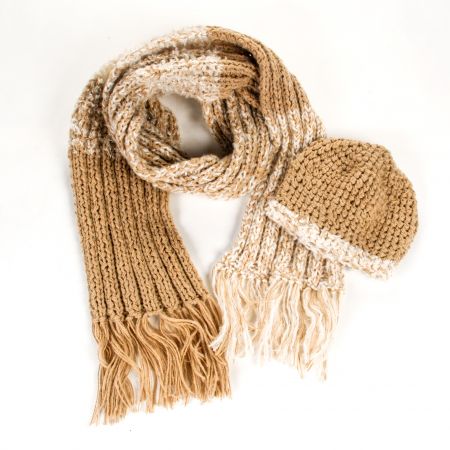 Ručně pletená sada čepice šála béžová lomená bílá