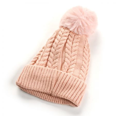 Čepice copánková s bambulí zateplená růžová